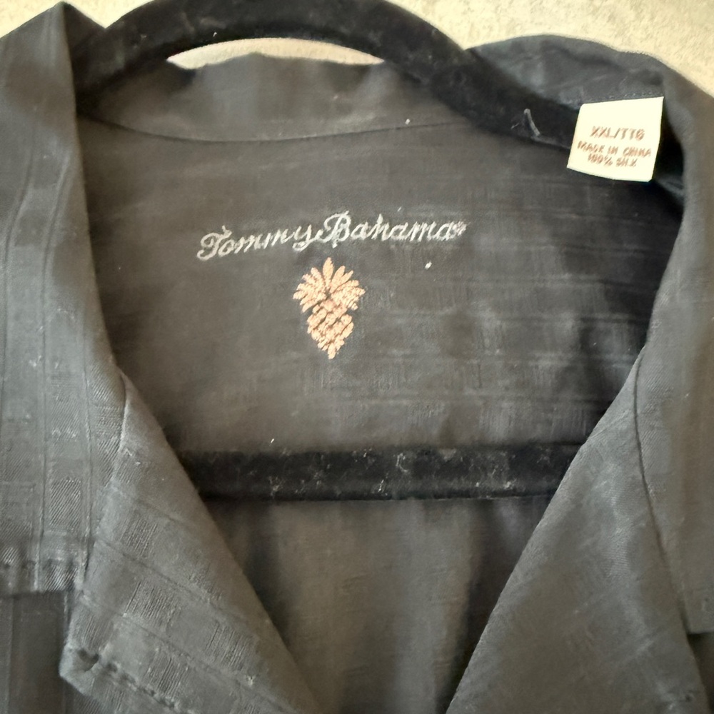 Tommy Bahama 100% Silk Men's Camp Button Down Shirt